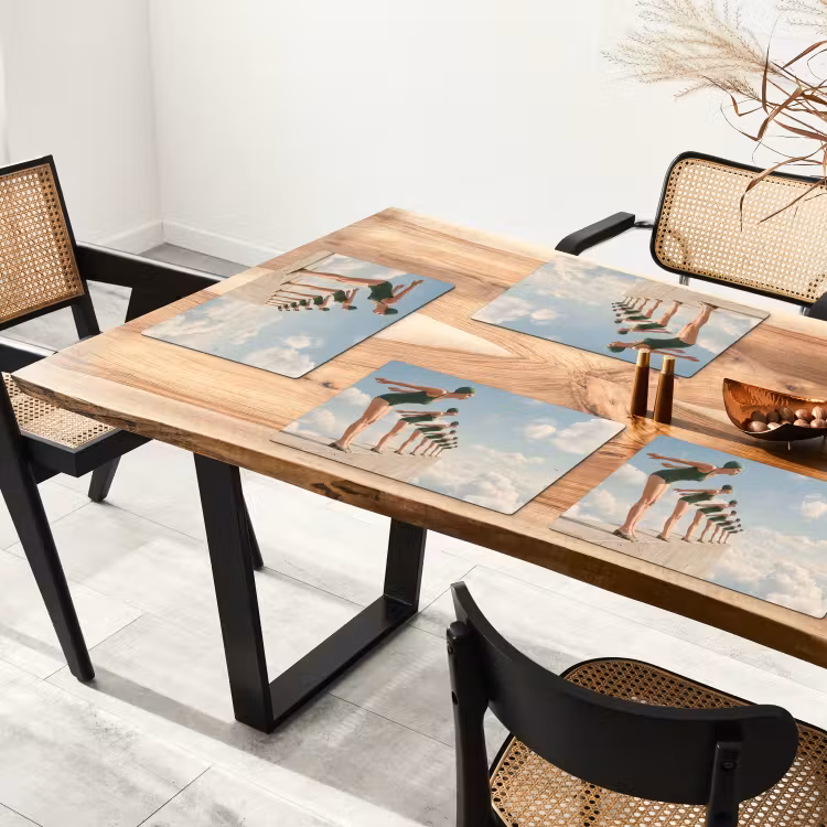 Set de table - Femmes - Posture de plongée - Nuages — 3